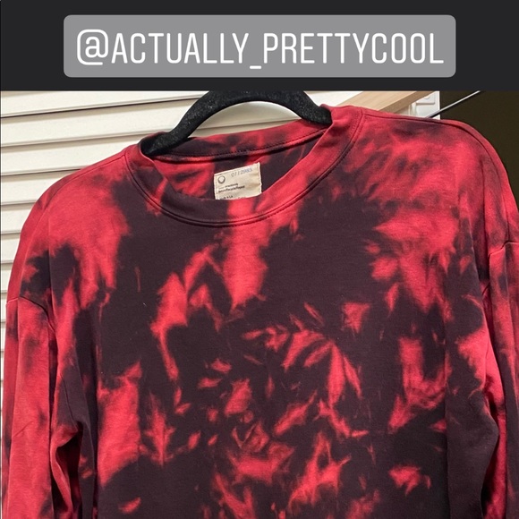 Hand-dyed ForDays Modern Crop Sweatshirt -Eggplant - Picture 4 of 4